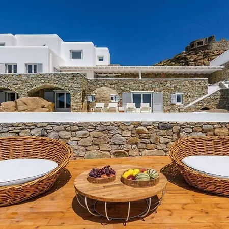Gracefully Positioned In The Heart Of Agios Lazaros Apartment