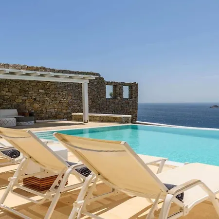 Apartment Gracefully Positioned In The Heart Of Agios Lazaros Ornos (Mykonos)