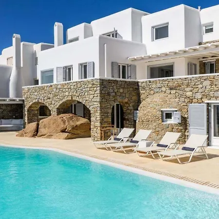 Apartment Gracefully Positioned In The Heart Of Agios Lazaros