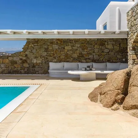 Gracefully Positioned In The Heart Of Agios Lazaros Apartment *