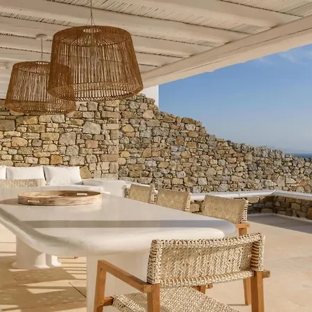 Apartment Gracefully Positioned In The Heart Of Agios Lazaros