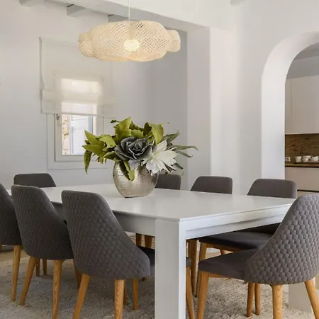Gracefully Positioned In The Heart Of Agios Lazaros Apartment
